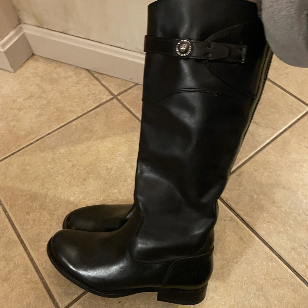 Frye women’s boots size 6